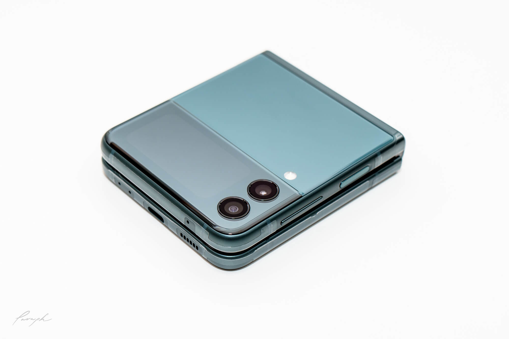折りたたみスマホの完成系「Galaxy Z Flip3 5G」香港版 グリーンが 